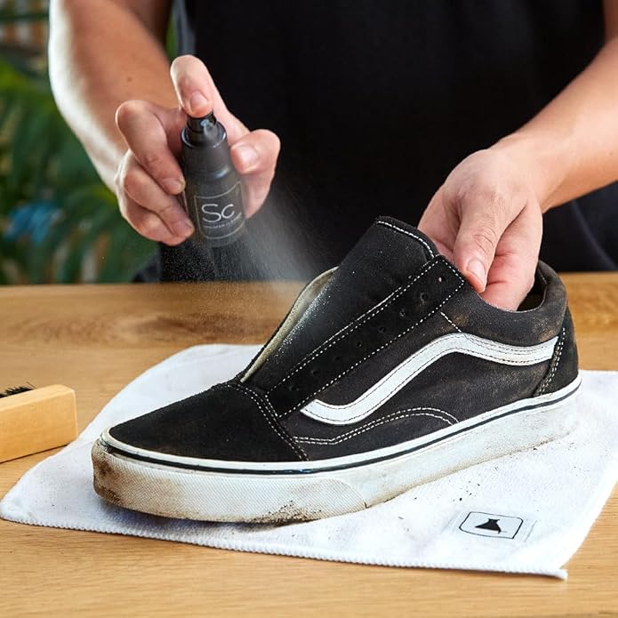 Ferrecci Sneaker Protector Spray — detail view